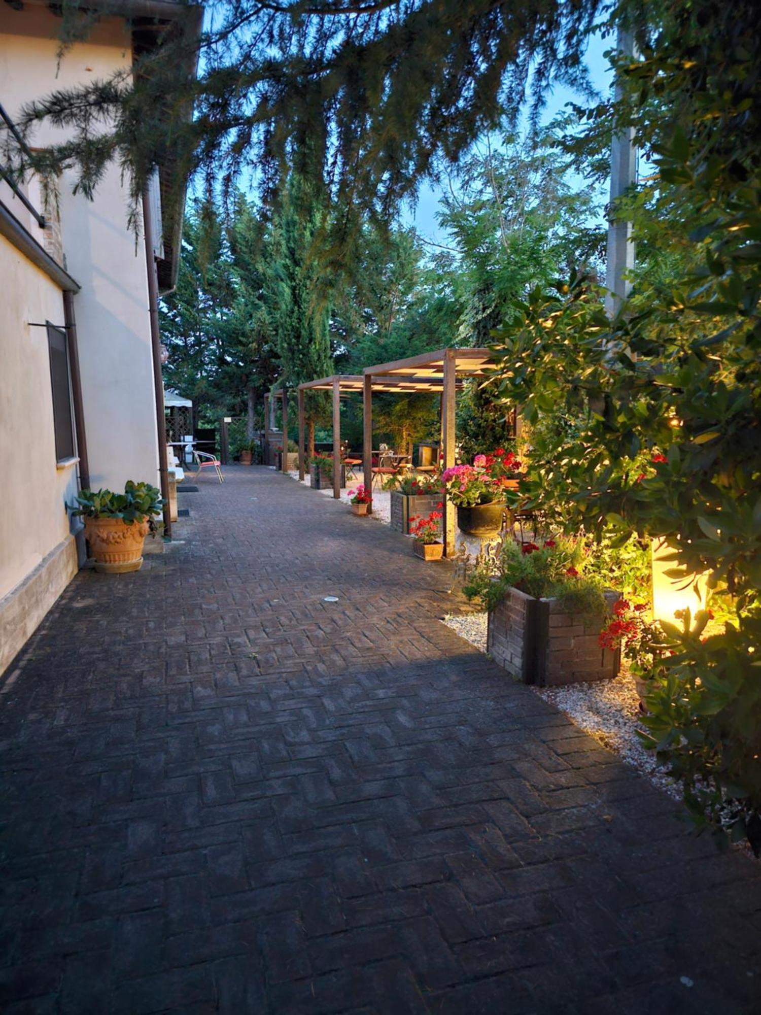 Hotel Convento Di San Martino in Crocicchio Urbino Esterno foto